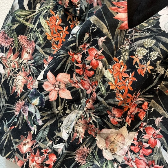 ANTONIO MELANI Black and Floral Blouse - Picture 2 of 5